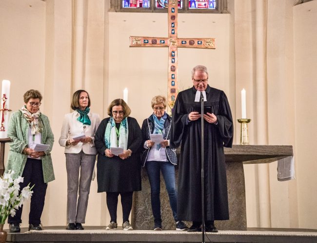 Evangelische Kranken- und Alten-Hilfe e.V. - Grüne Damen und Herren - 50 Jahre Grüne Damen und Herren im Dienst für andere